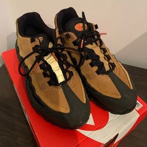 Nike Air Max 95 Essential